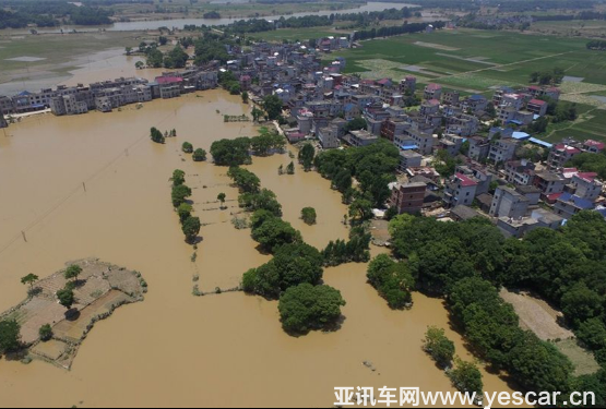 新闻稿：共渡难关 汉腾汽车火速投身江西鄱阳抗洪救灾行动中-0721V2204.png